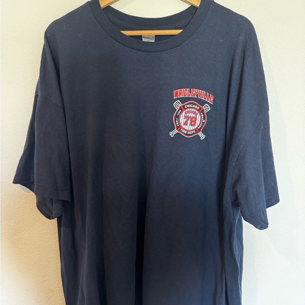 Gildan Men's Navy Blue Wrigleyville Engine 78 Graphic Tee